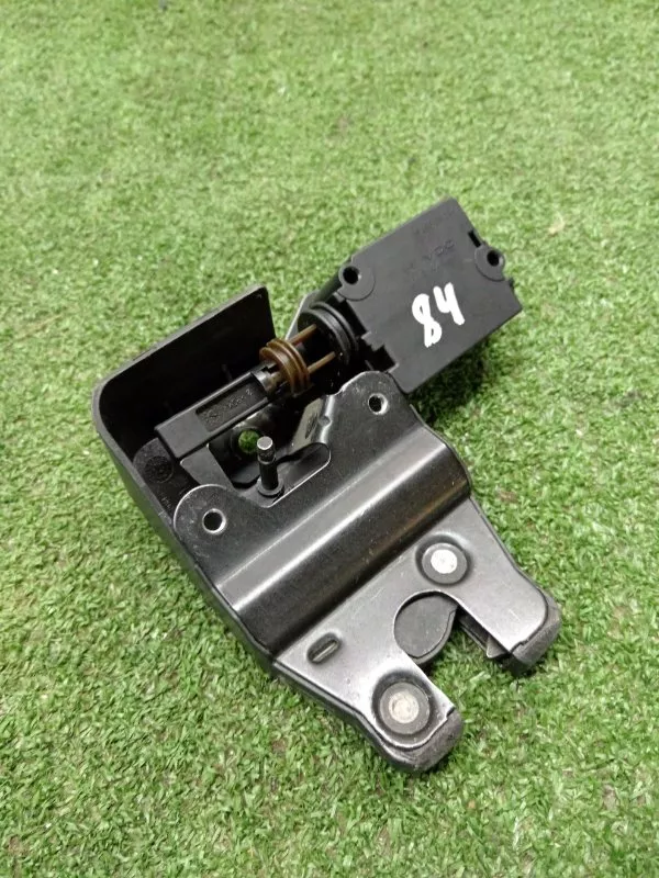 Замок багажника