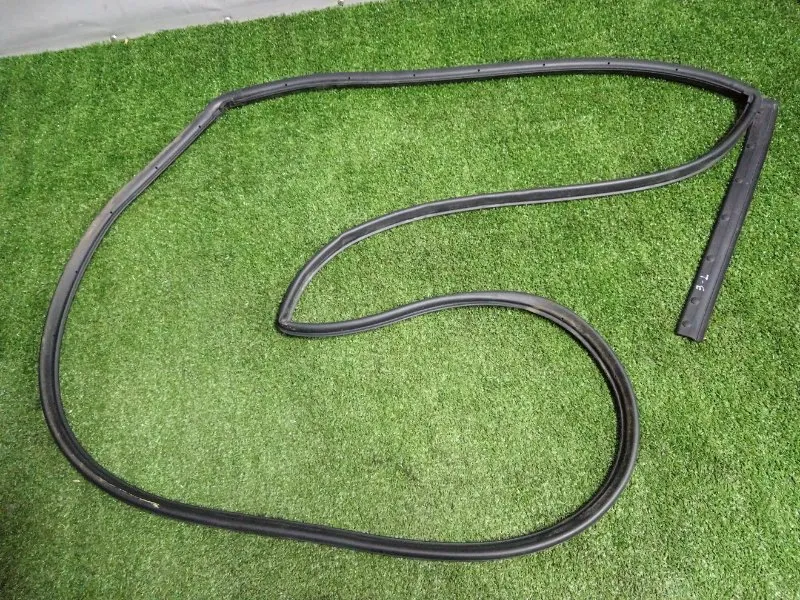 Уплотнитель двери