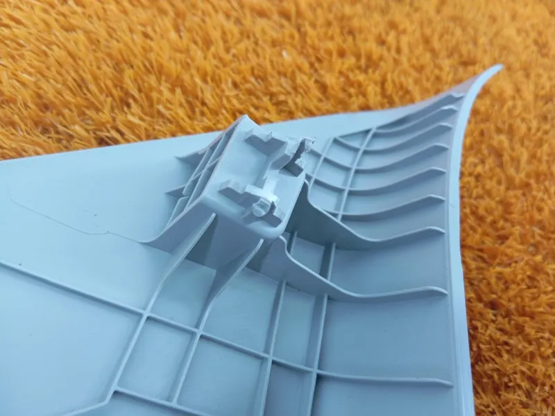 Накладка на стойку кузова