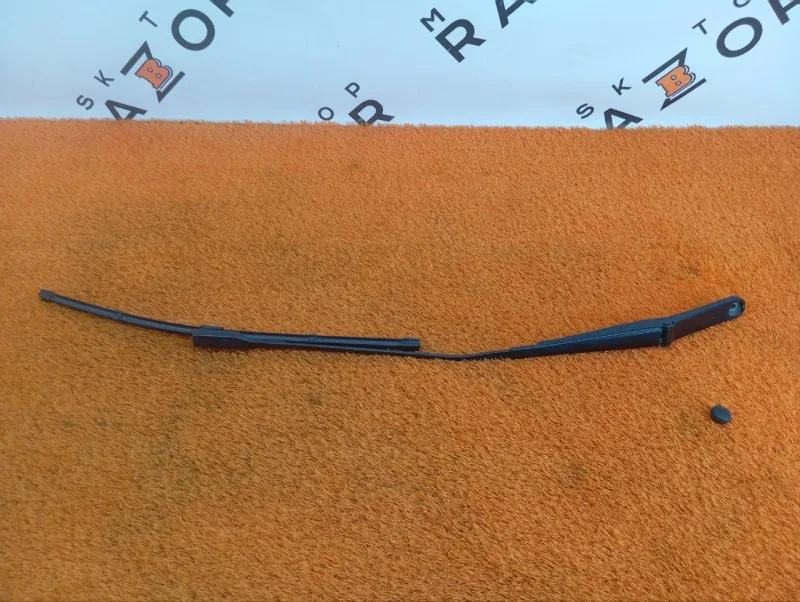 поводок стеклоочистителя