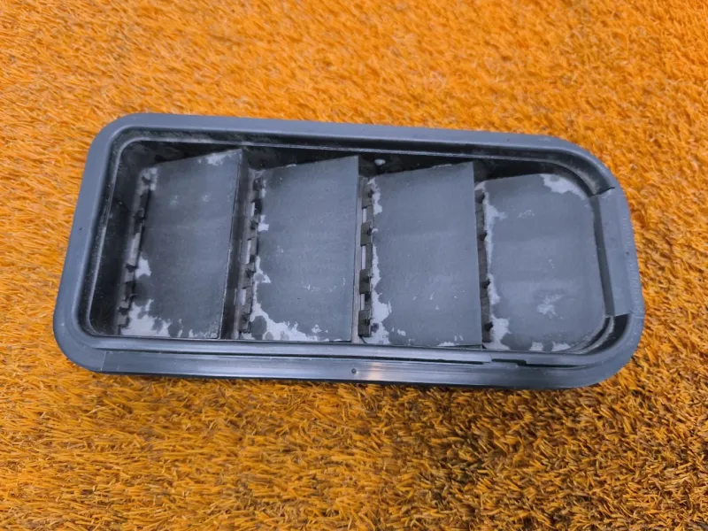 Решетка вентиляционная