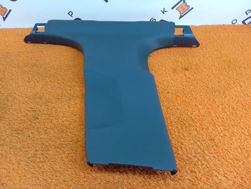 Обшивка центральной стойки