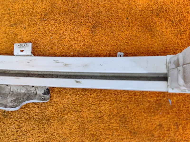 Усилитель бампера