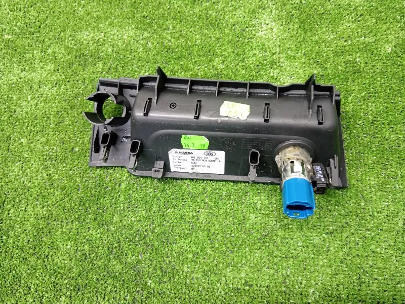 Прикуриватель Audi A5 2019 8W1864131 2 CYR