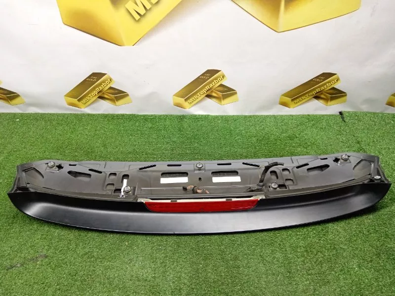 Спойлер багажника