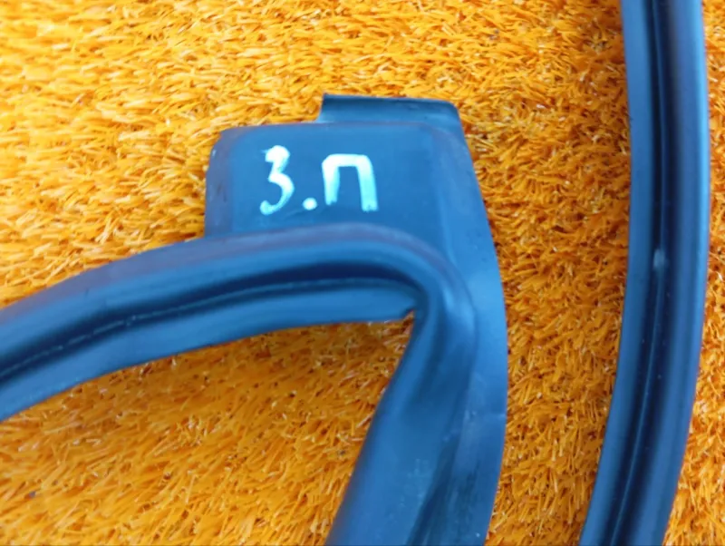 Уплотнитель двери