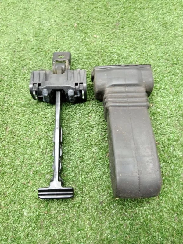 Ограничитель двери