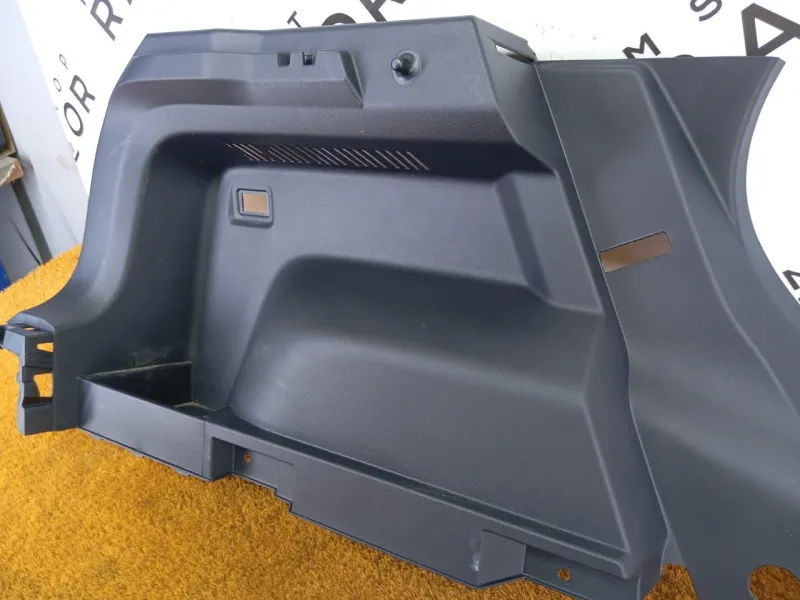 Обшивка багажника