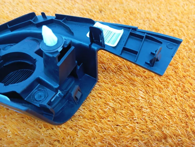 Уголок двери