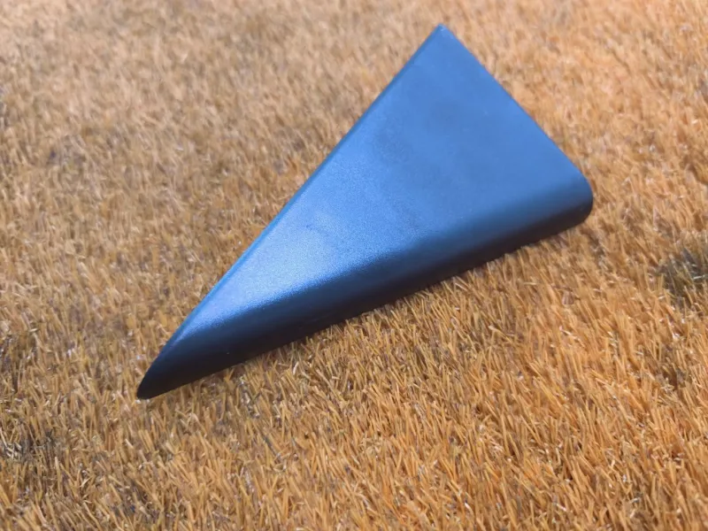 Уголок двери