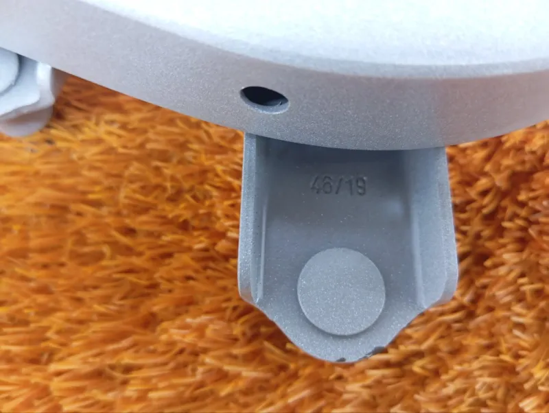 Петля крышки багажника