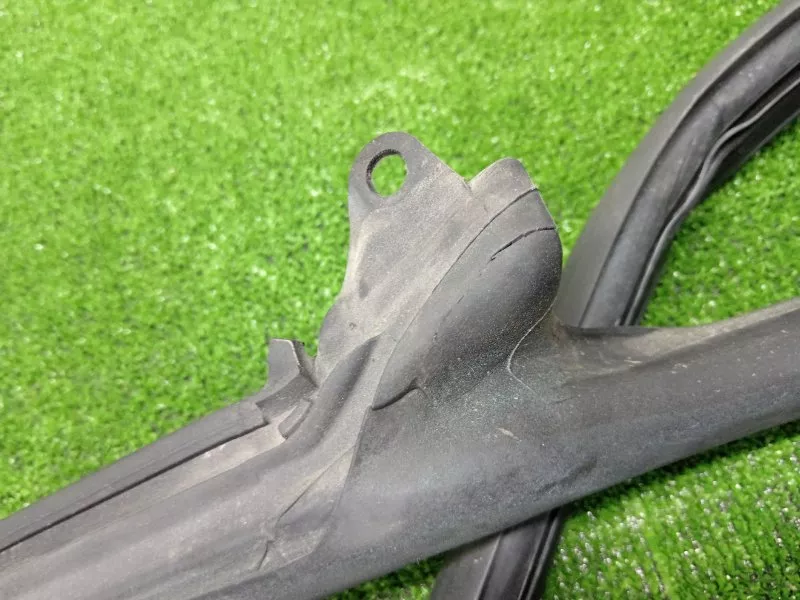 Уплотнитель двери