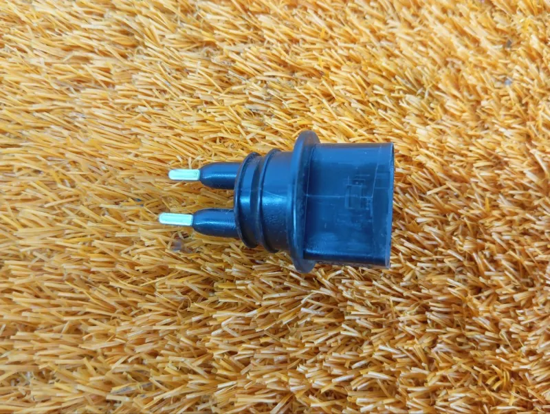 Датчик уровня бачка омывателя