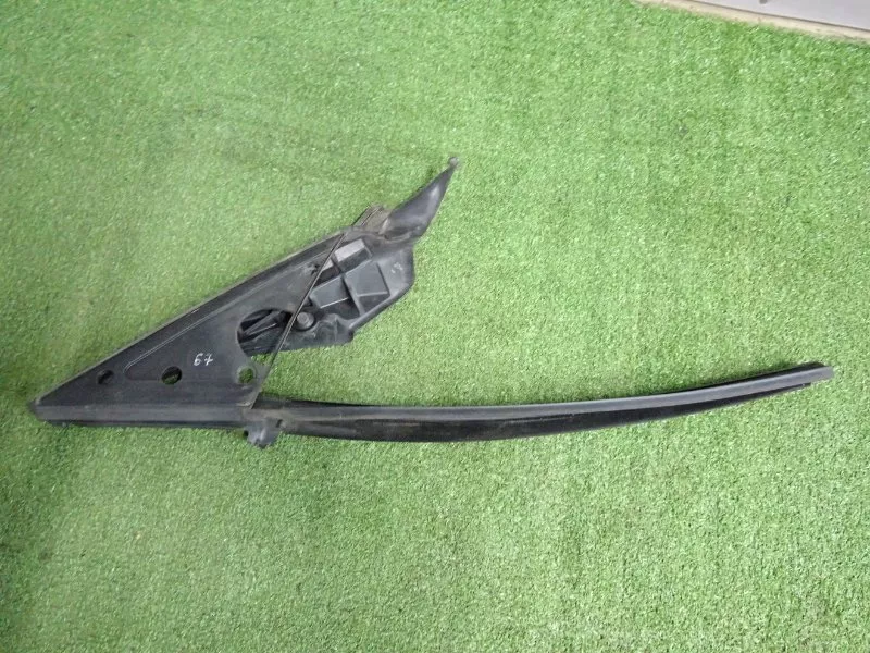 Уплотнительная резинка боковой двери