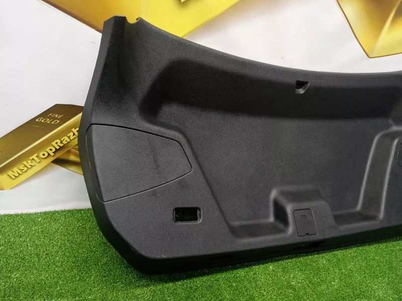 Обшивка багажника