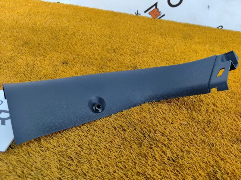 Накладка крышки багажника