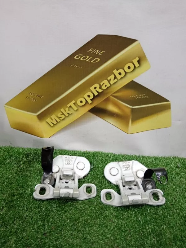 Петля двери багажника