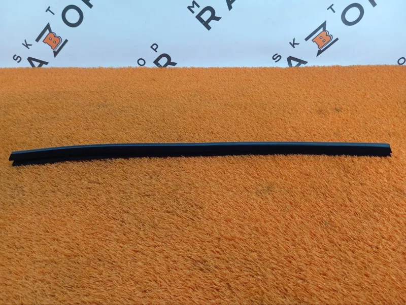 Уплотнитель стекла двери