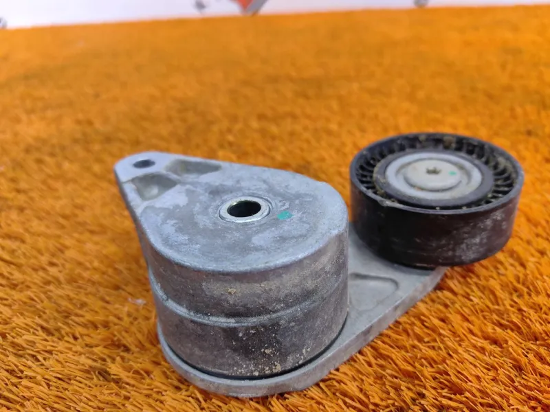 Ролик натяжной навесного оборудования