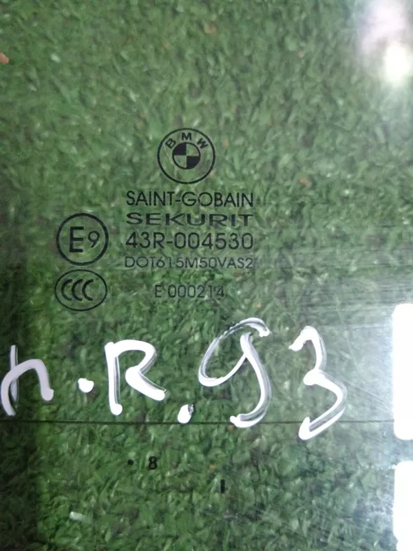 Стекло двери BMW X5 2008 51337137014 E70, переднее правое