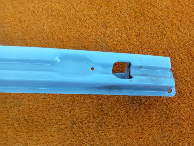 Усилитель бампера