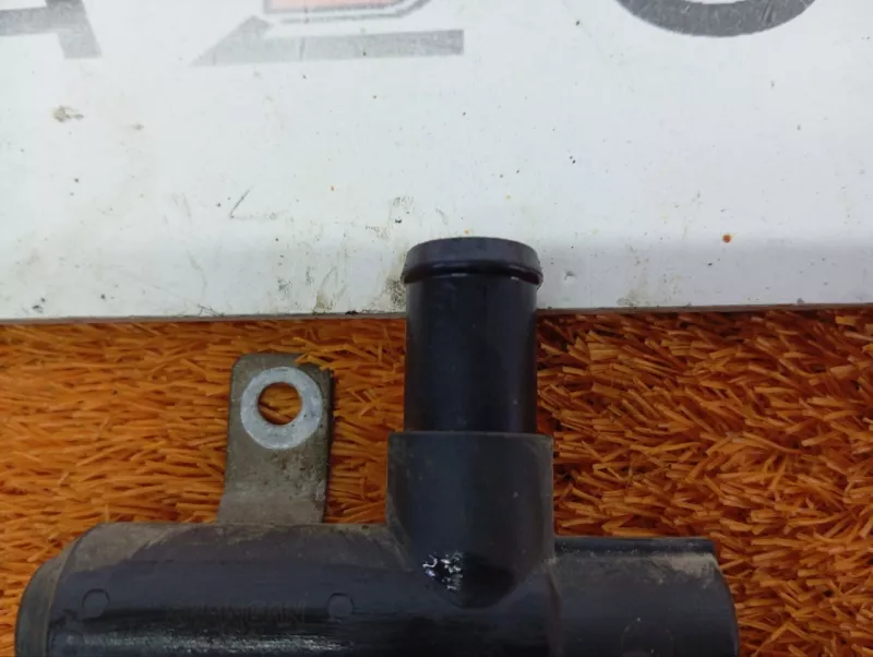 Клапан вентиляции топливного бака