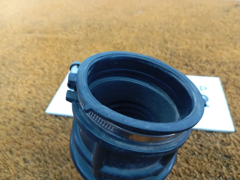 Патрубок воздушного фильтра