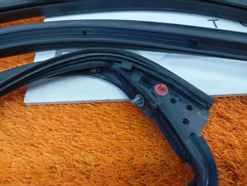 Уплотнитель двери