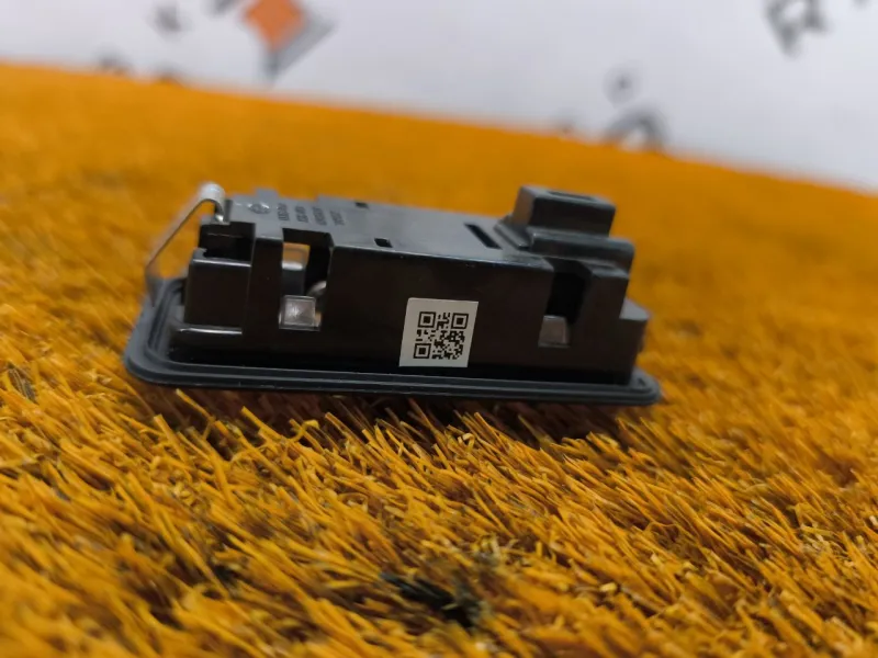 Плафон подсветки багажника