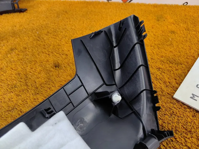 Накладка на стойку кузова