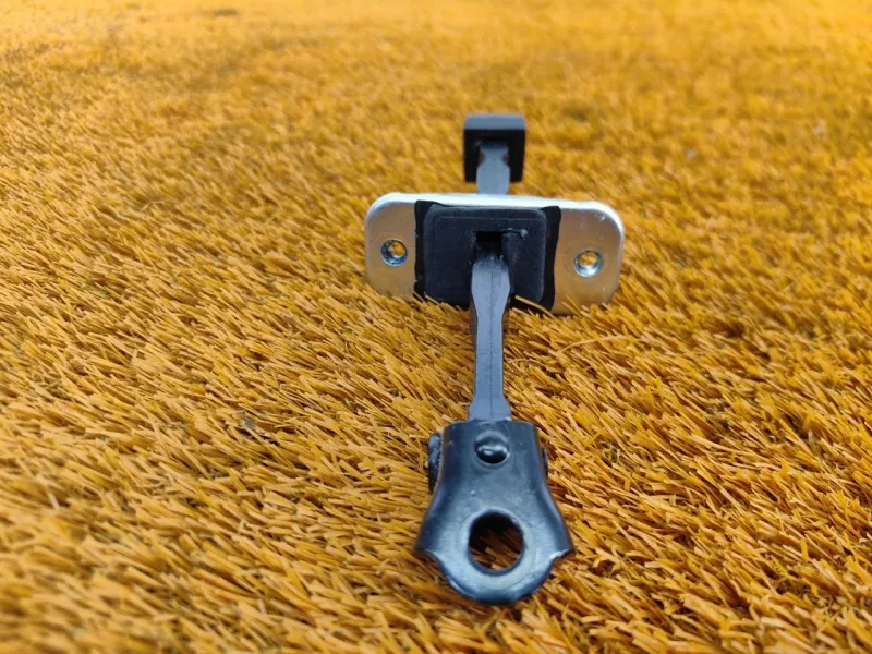 Ограничитель двери