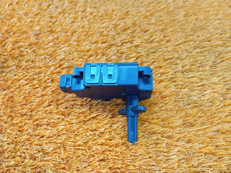 Моторчик заслонки печки