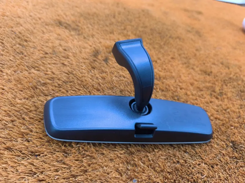 Зеркало заднего вида