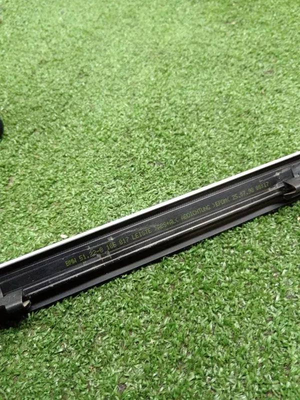 Уплотнитель стекла двери