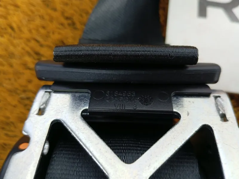 Ремень безопасности