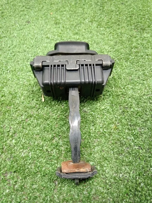 Ограничитель двери