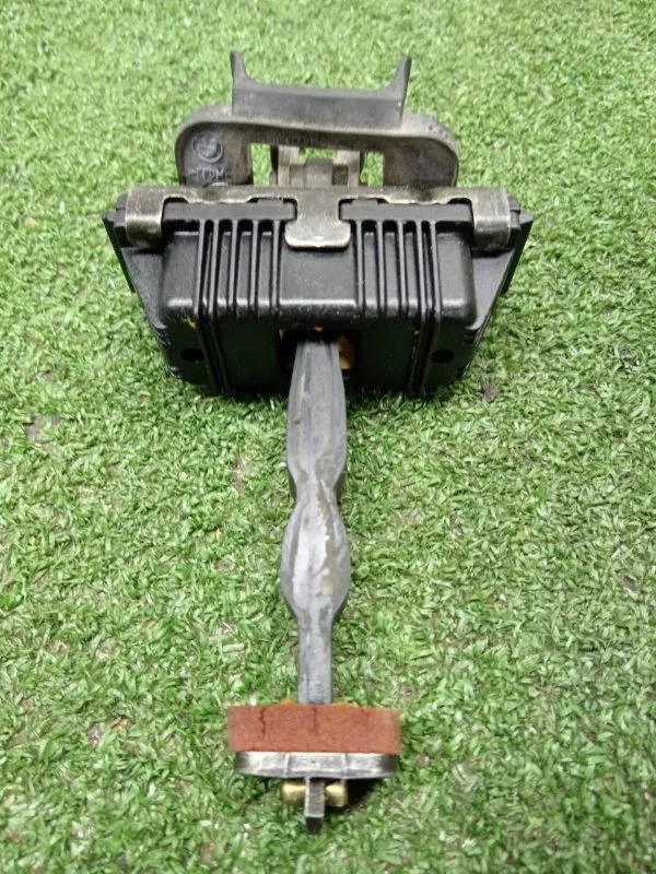 Ограничитель двери