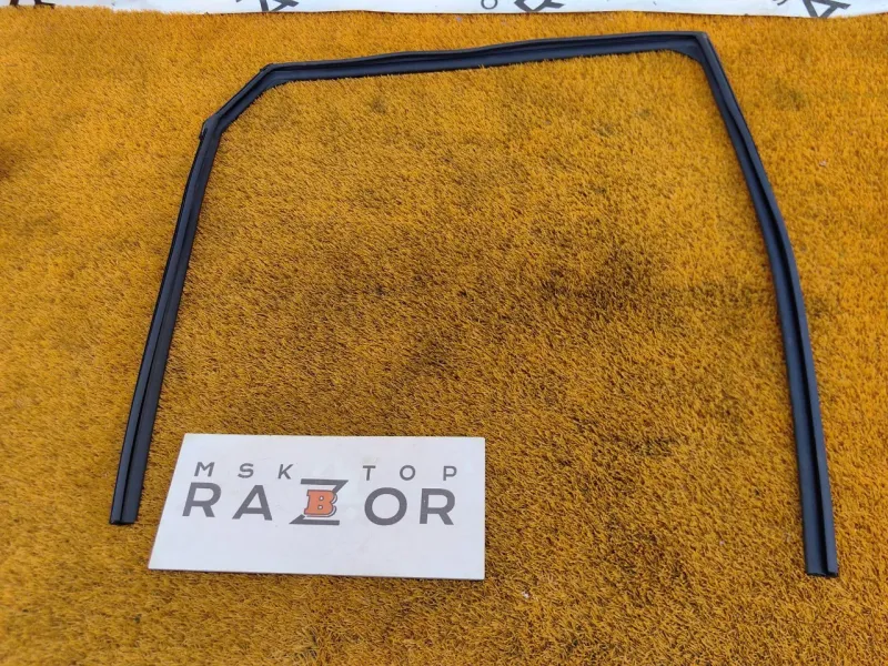 Уплотнитель стекла двери