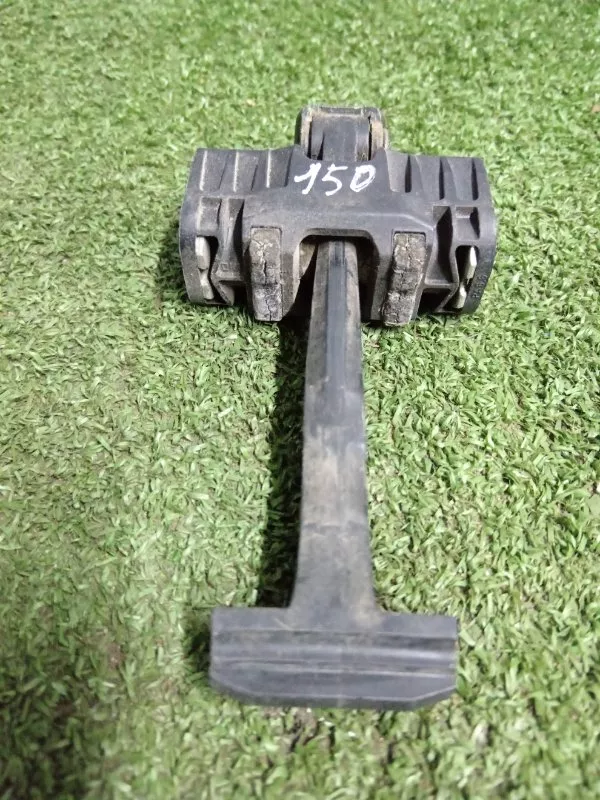 Ограничитель двери