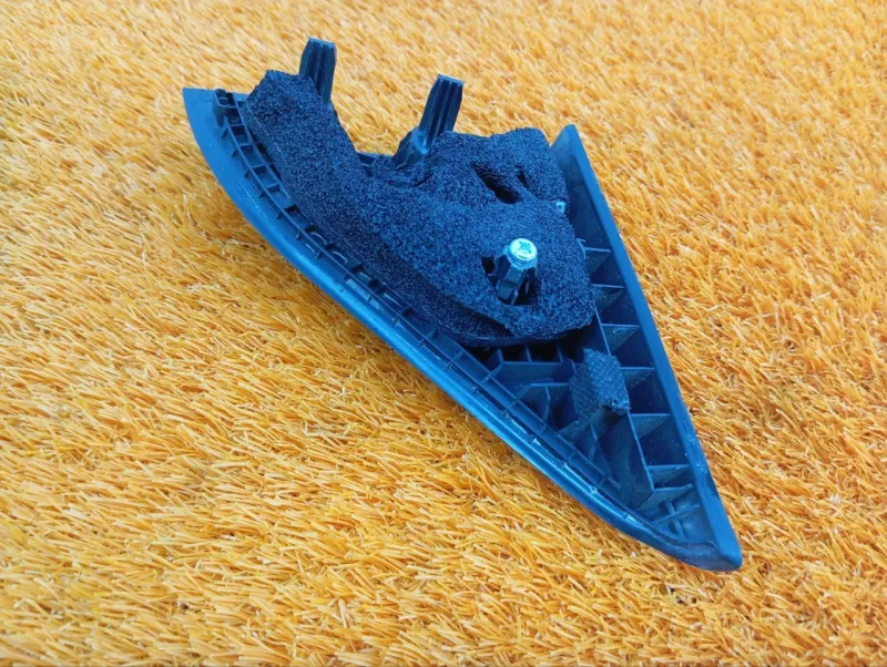 Уголок двери