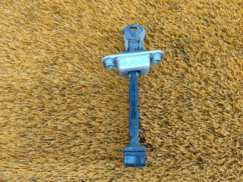 Ограничитель двери