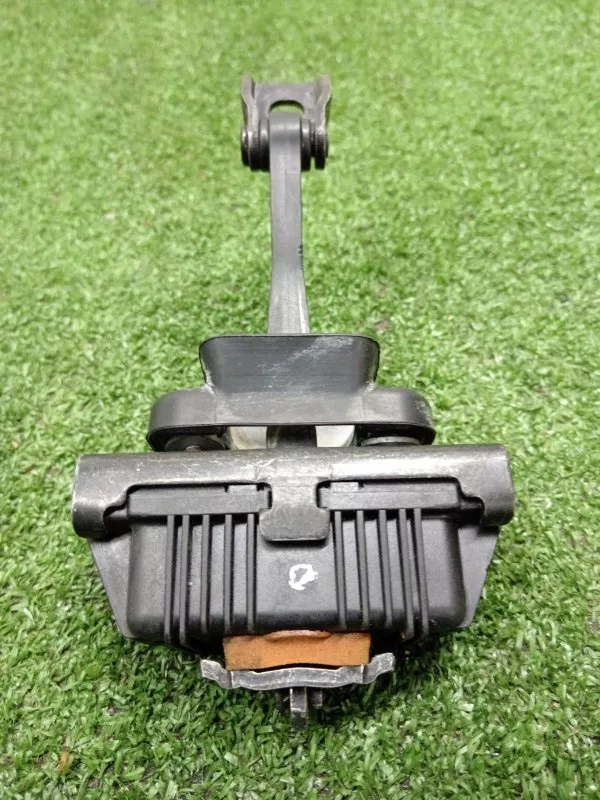 Ограничитель двери