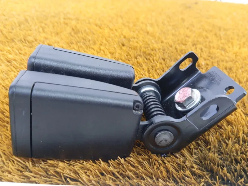 Ответная часть ремня безопасности