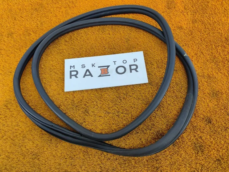 Уплотнитель проема двери