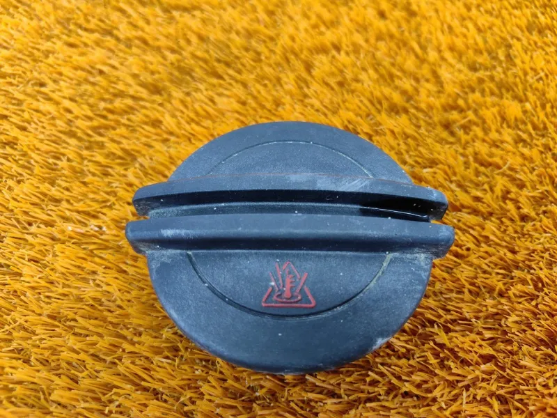 Крышка расширительного бачка