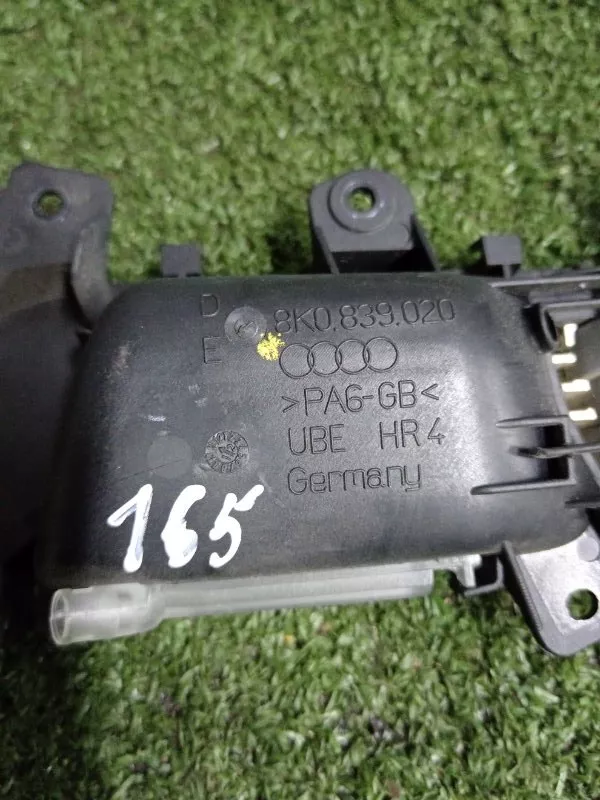 Ручка двери внутренняя Audi A4 2012 8K0839020E B8, задняя правая