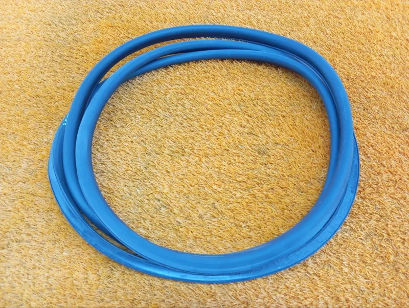 Уплотнитель двери