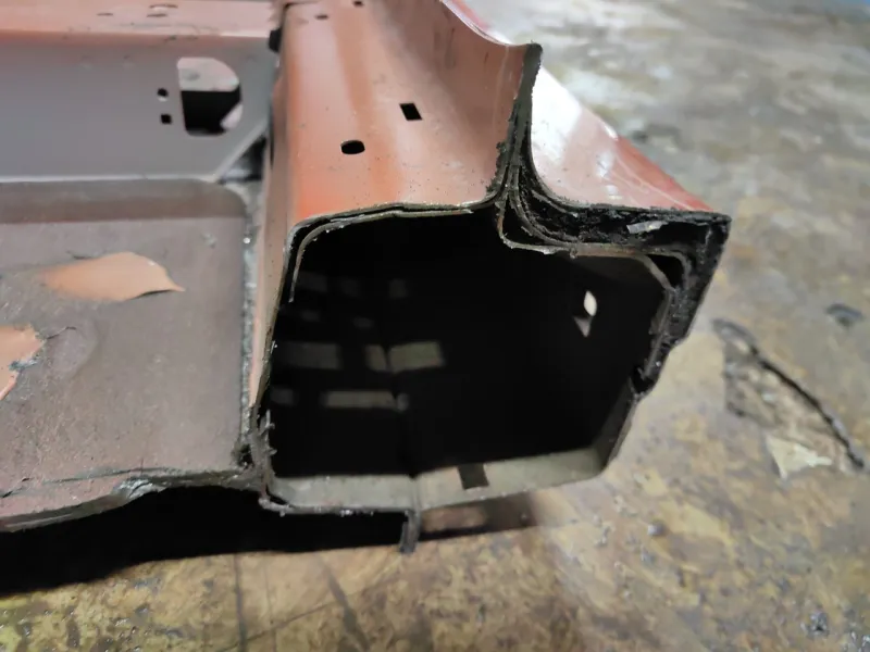 Порог с центральной стойкой