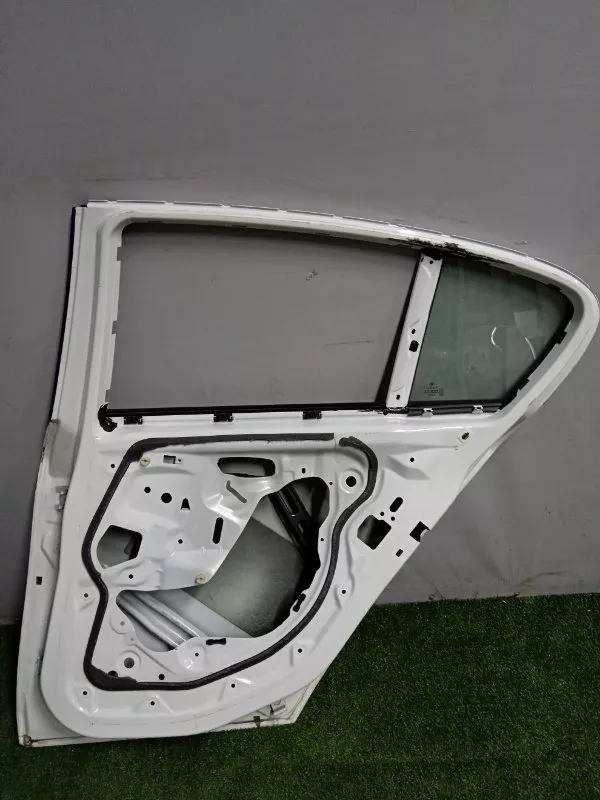 Дверь BMW 1-Series 2005 41527191018 E87, задняя правая