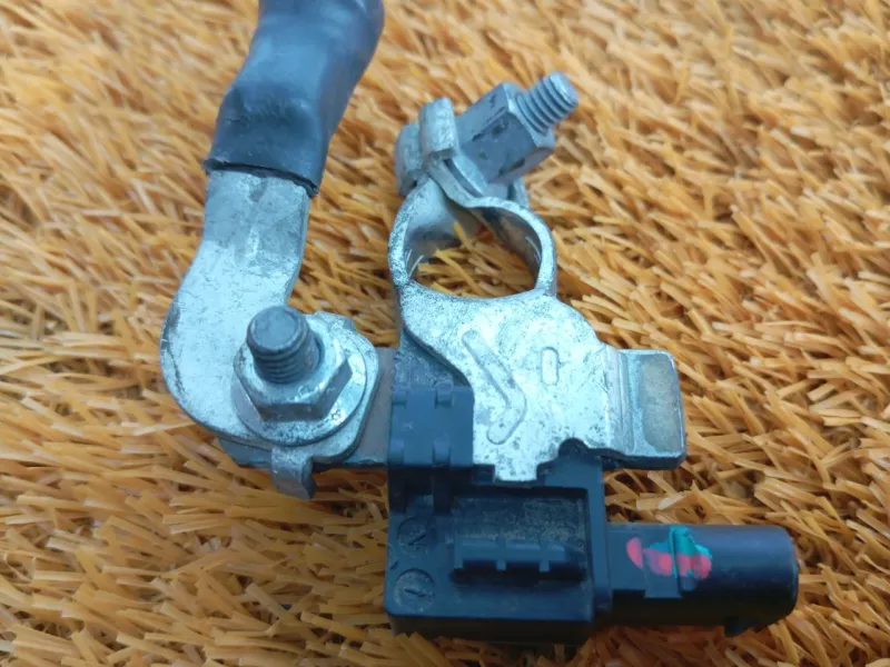 Клемма аккумулятор